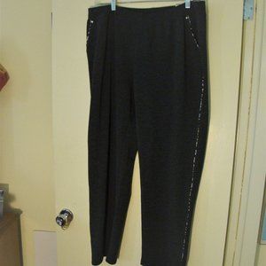 NWT Chico's Zenergy pants, grey, size 3 regular